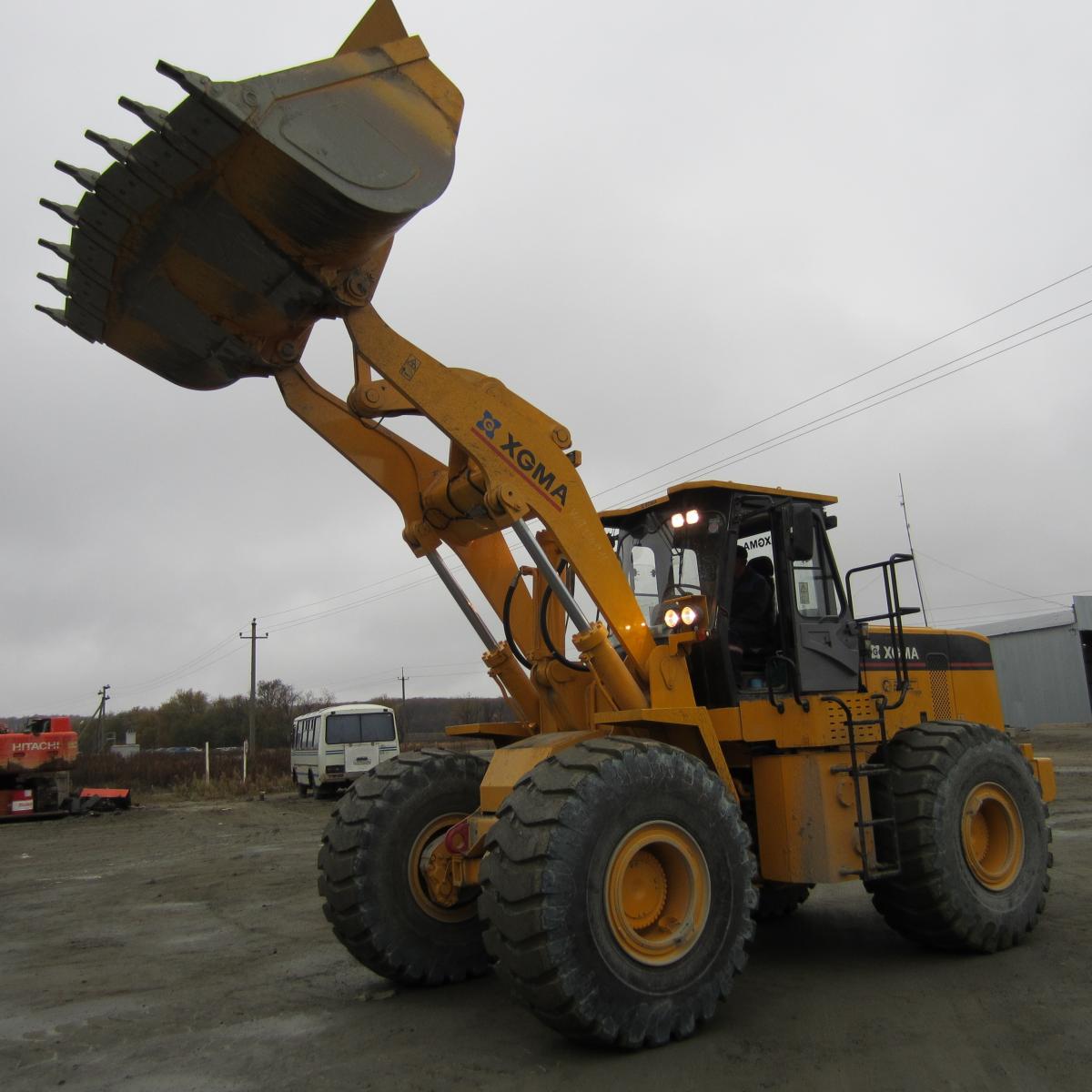 Фронтальный погрузчик XGMA XG962L