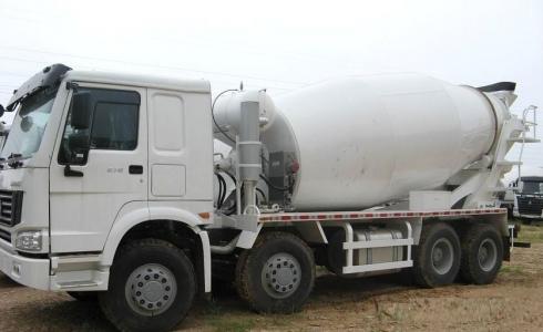 Автобетоносмемитель HOWO ZZ5317GJBN3268