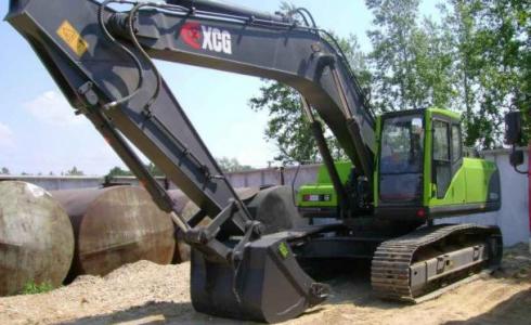 Гусеничный экскаватор XCG210LC-8